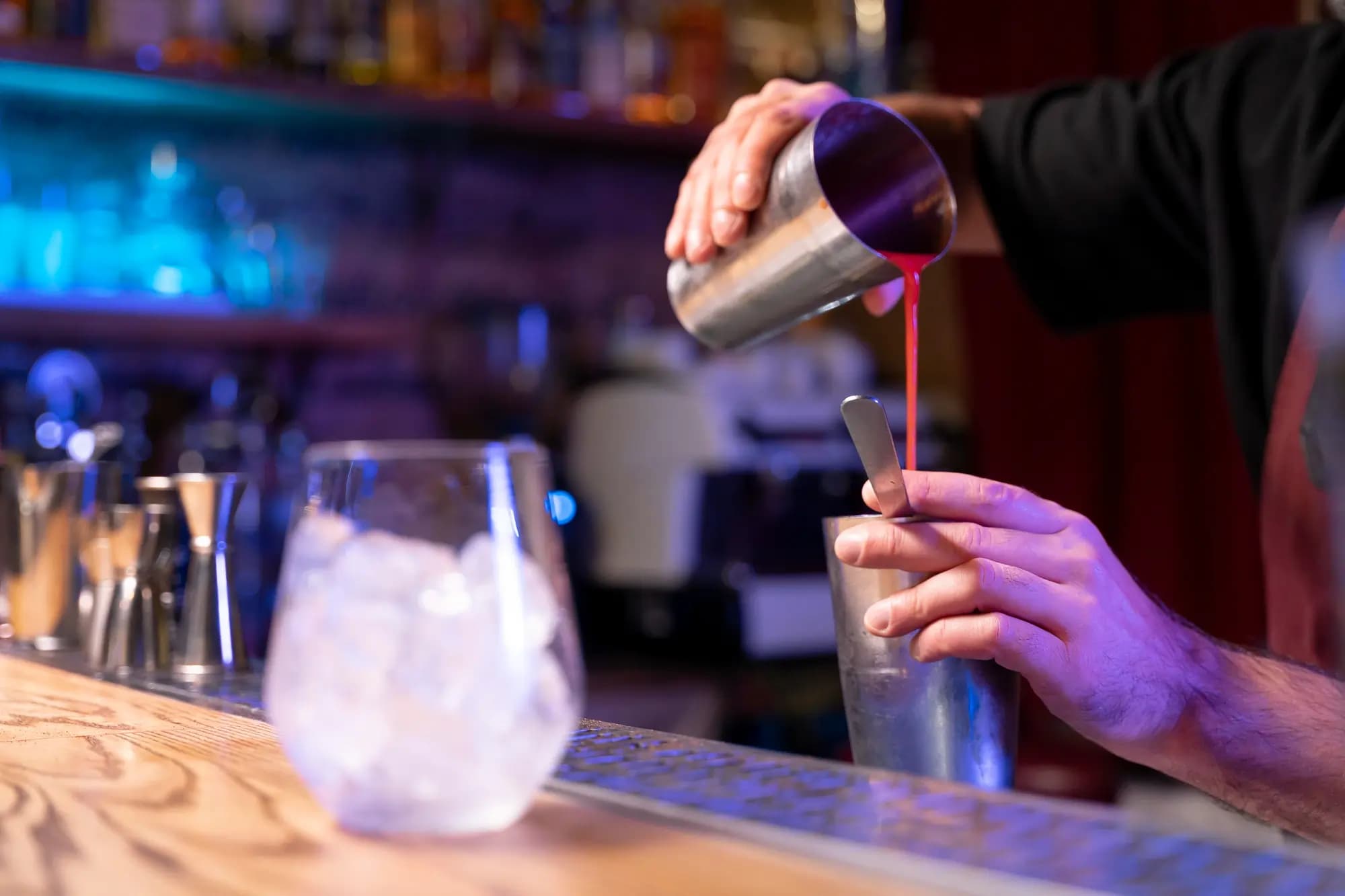 Bar atmosphere — Toronto alcohol delivery customers